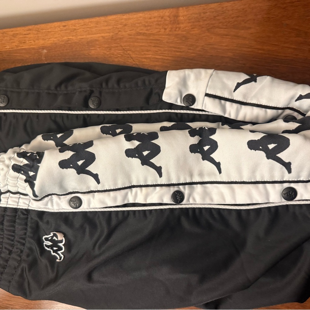Kappa Women’s Black side buttons Joggers with Logo Trim - Picture 3 of 10
